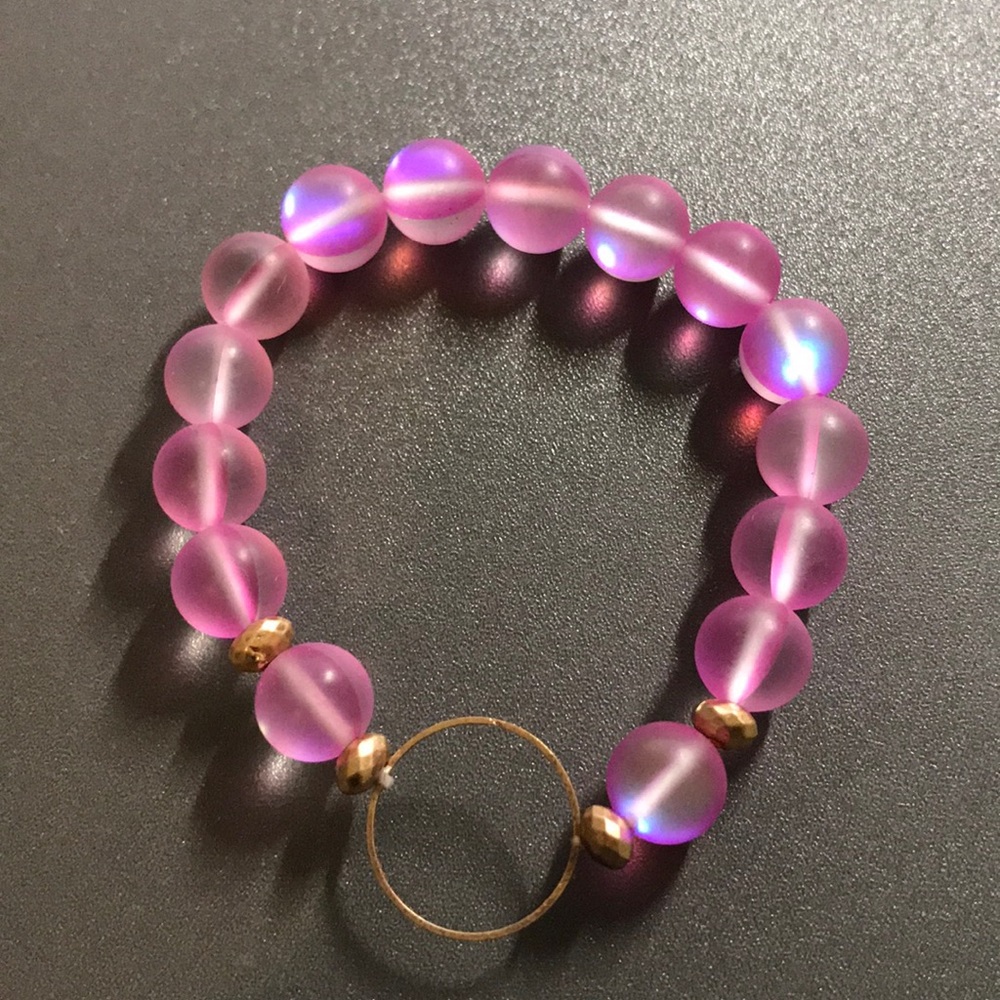 Stretchy beaded bracelet